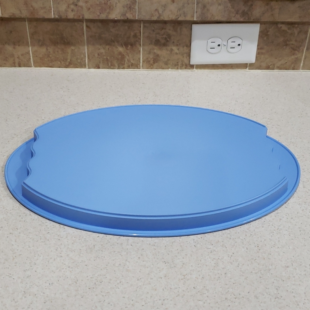 Tupperware platter - Picture 2 of 2